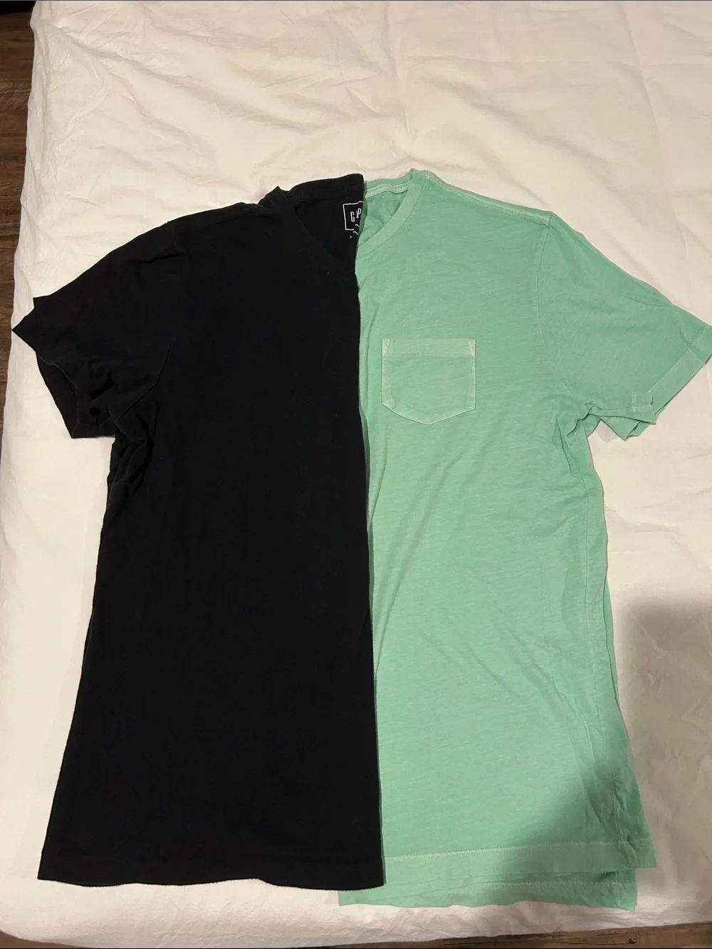 GAP Men’s Short-Sleeve Crew Pocket T-Shirt - Mint Green & Black(M)